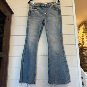 Zara jeans Z1975 Denim Women’s Wide Leg Flare size 8 Raw Hem and Button Fly
